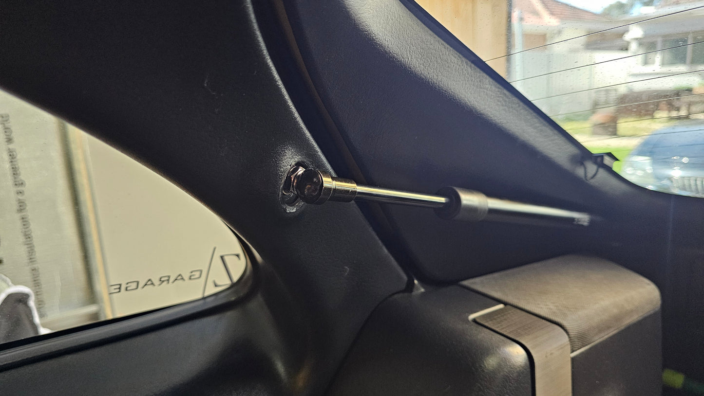 Nissan 300ZX Z32 - Rear Hatch Struts
