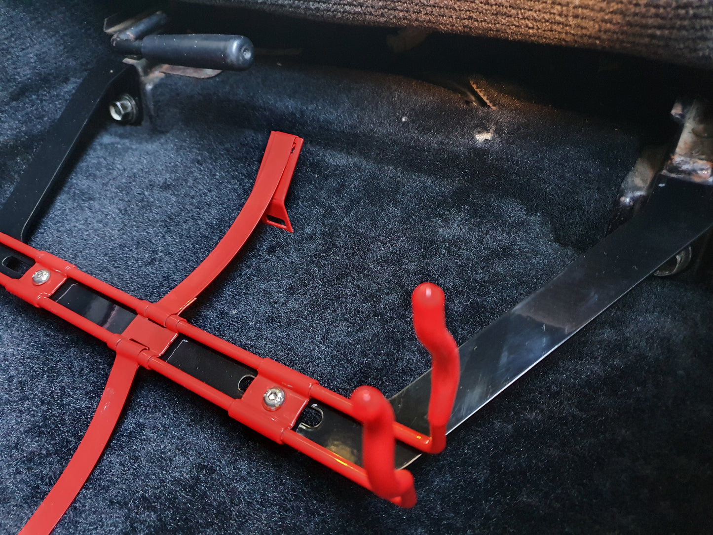 Z Garage Fire Extinguisher Bracket - Nissan 300ZX Z32